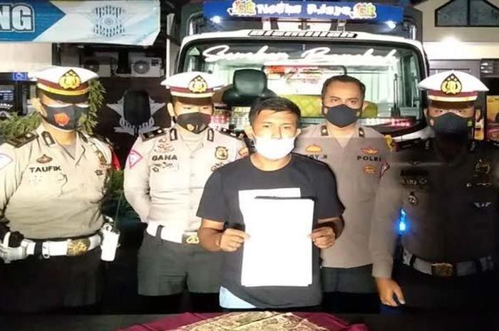 Satlantas Polres Malang menindak pengemudi truk oleng karena dinilai membahayakan keselamatan pengendara lalu lintas