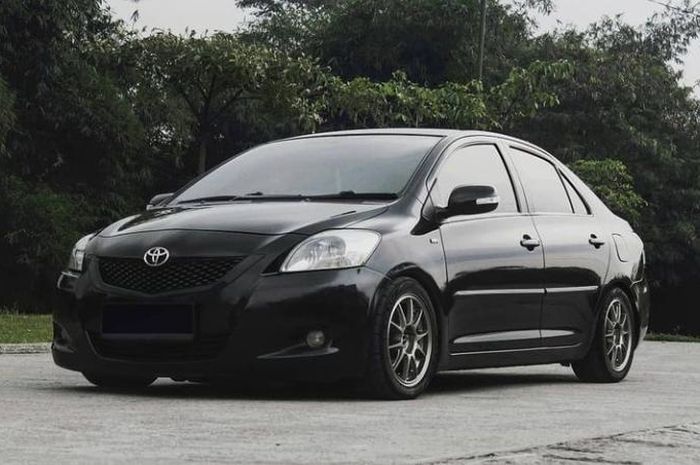 Modif simpel Toyota Vios, manis bertampang JDM kaki-kaki dibuat meaty.  