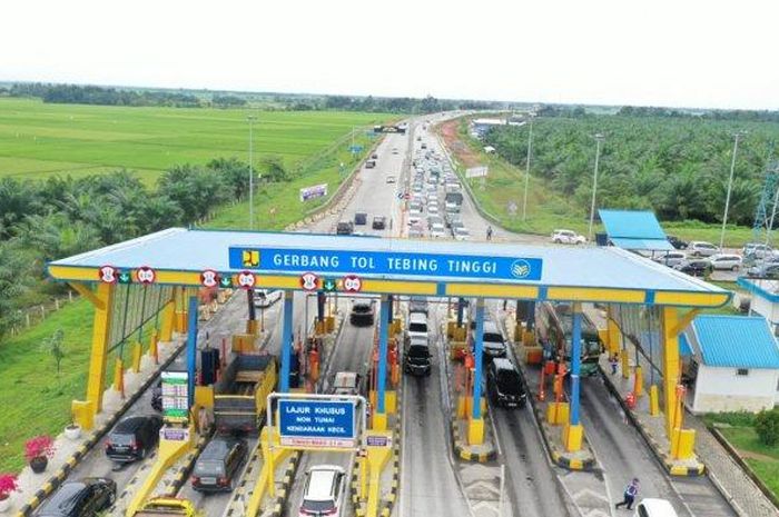 Ada penyesuaian tarif untuk jalan tol Medan-Kualanamu-Tebing Tinggi (MKTT) terhitung mulai Senin (11/11/2023) pukul 00.00 WIB.
