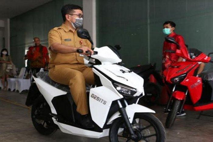 Ilustrasi penggunaan motor listrik di instansi pemerintahan