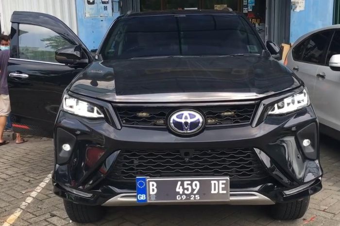 Toyota Fortuner 2020 upgrade body kit Legender di Auto Mania