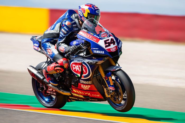 Toprak Razgatlioglu berhasil unggul tipis dari Scott Redding untuk merajai sesi FP2 WorldSBK Estoril 2021.