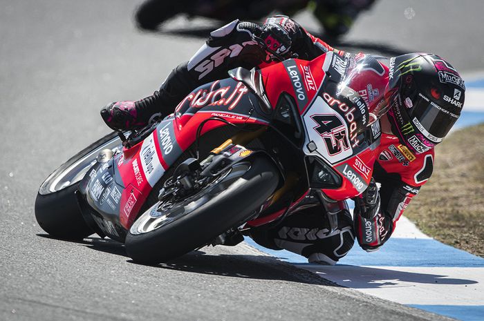 Scott Redding berhasil menguasai sesi FP3 WorldSBK Estoril 2021, tiga pabrikan berbeda mengisi tiga tempat teratas.
