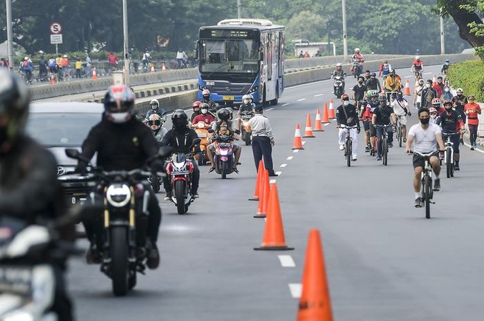 Pesepeda yang lewat jalan protokol dibatasi sampai jam 06.00 pagi saja