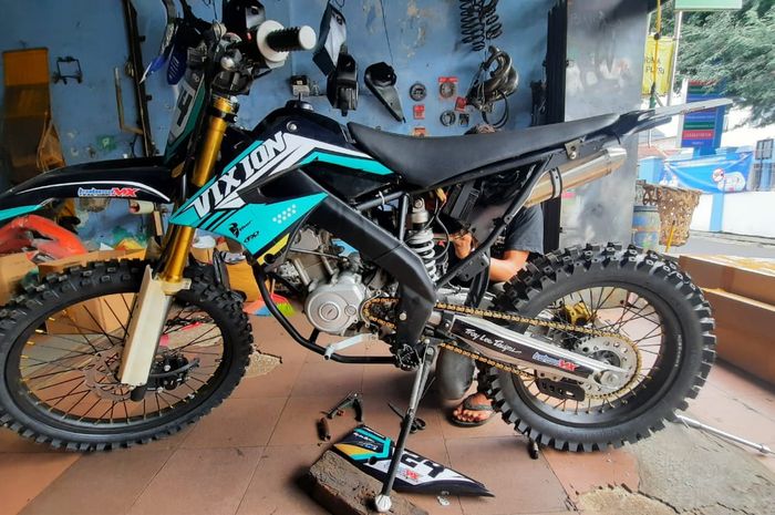 Yamaha V-Ixion custom trail di Kabisamx Trailshop. 