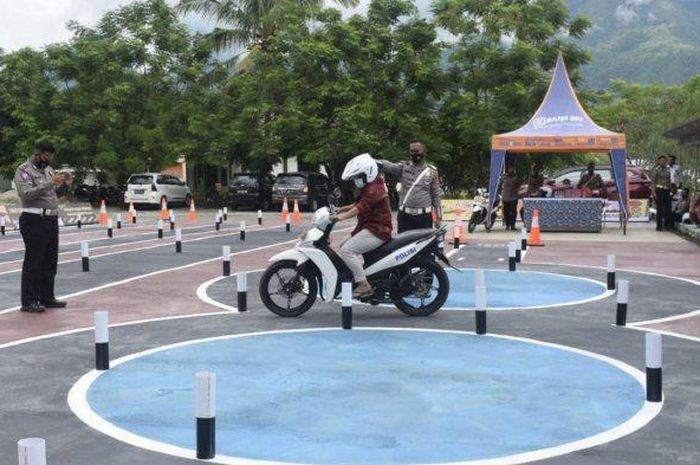 lapangan uji praktik SIM C yang diresmikan Satlantas Polres Sigi, Senin (07/06).