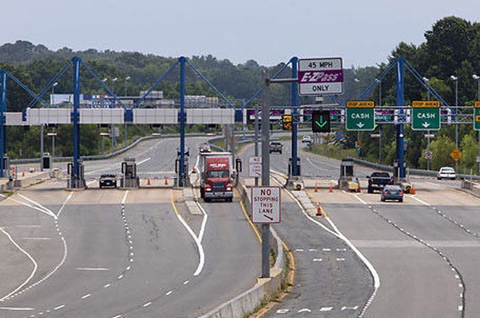 Ilustrasi pintu tol Chesapeake Expressway, tol termahal di Amerika Serikat