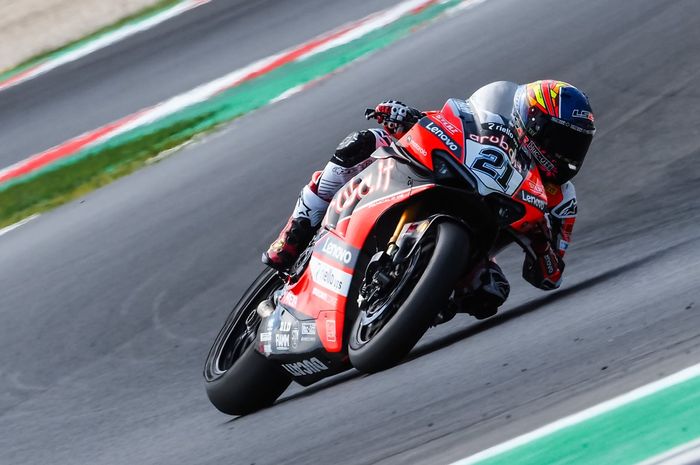 Michael Ruben Rinaldi kembali menjadi pembalap tercepat di sesi FP3 WorldSBK Italia 2021 yang sempat diwarnai red flag.