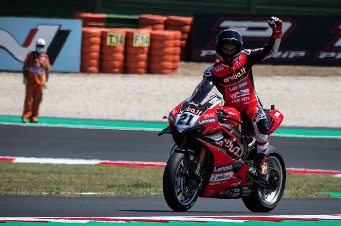 Michael Ruben Rinaldi kembali menjadi pembalap tercepat di sesi warm up WorldSBK Italia 2021, buka jarak 1 detik dari Jonathan Rea!