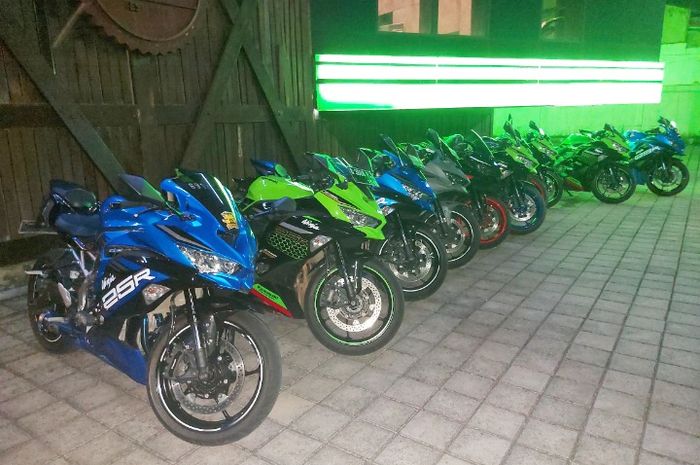 ZX-25R Indonesia (ZRI) chapter Surabaya, Jawa Timur menggelar kopdar di dealer Kawasaki Surapita Unitrans. 