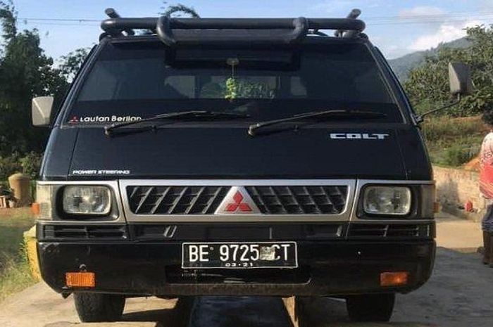 Mitsubishi L300 sebelum hilang di parkiran hotel kawasan Indralaya Mulya, Indralaya, Ogan Ilir, Sumatera Selatan, (12/6/21) lalu.