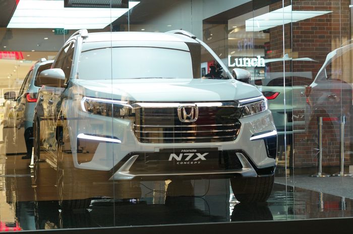 Honda N7X dipamerkan di Semarang