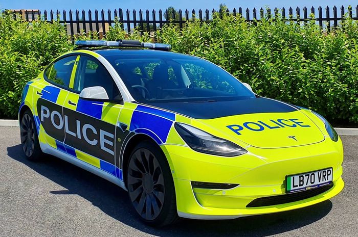 Tesla tawarkan Model 3 sebagai kendaraan patroli kepolisian Inggris