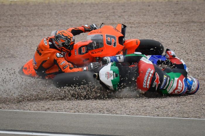 Danilo Petrucci dan Alex Marquez crash di awal balapan MotoGP Jerman 2021