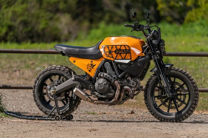 Ducati Scrambler Icon bergaya beach scrambler