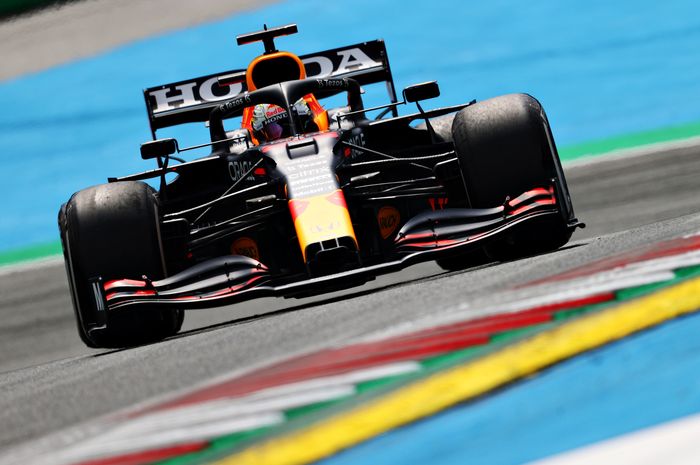 Max Verstappen benar-benar mendominasi FP2 F1 Styria dengan race pace yang sangat baik. 