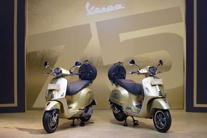 Vespa Primavera dan GTS 300 menjadi ikon 75th Anniversary Limited Edition