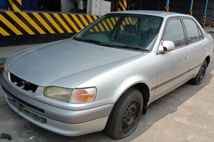 Toyota Corolla AE110 Saloon yang dilelang Bea Cukai Tanjung Priok