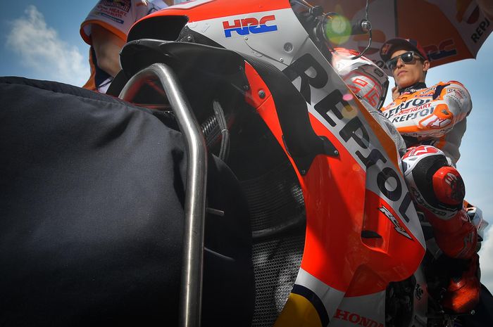 Marc Marquez mampu bangkit di balap MotoGP Belanda 2021 usai crash parah di sesi latihan dan kualifikasi, Alberto Puig ungkap komentar