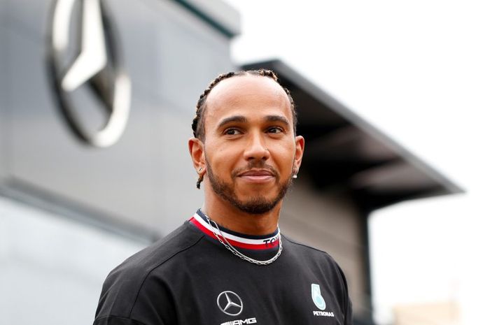 Lewis Hamilton telah perpanjang kontrak dengan Mercedes sampai akhir 2023