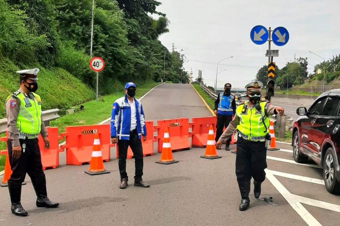 Pemutupan jalan dimasa PPKM Darurat