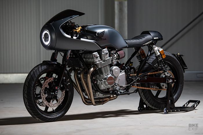 Honda CB750 bergaya cafe racer 