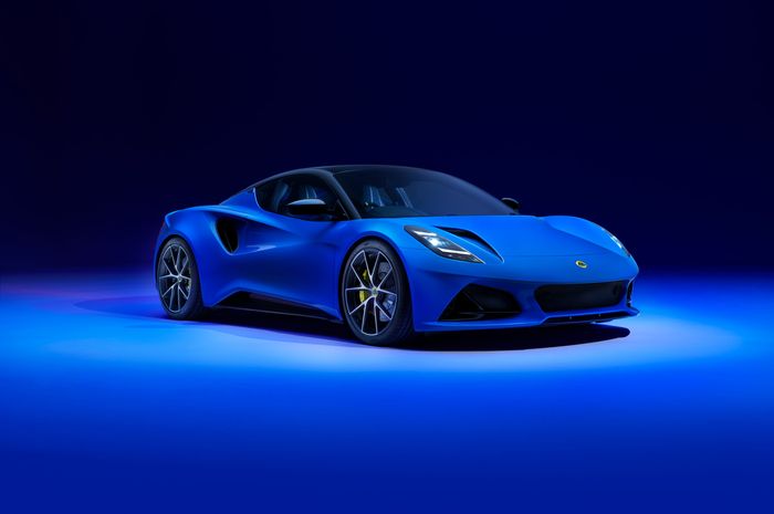 Mobil sport Lotus Emira baru saja diluncurkan.