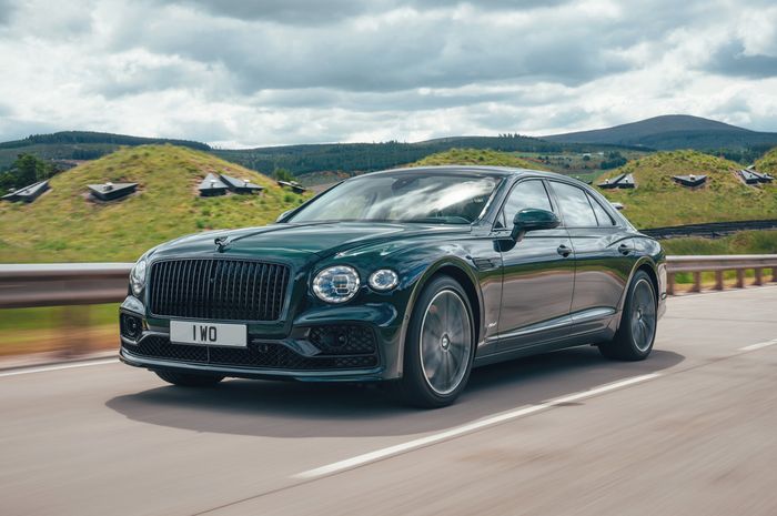 Bentley Flying Spur Hybrid.