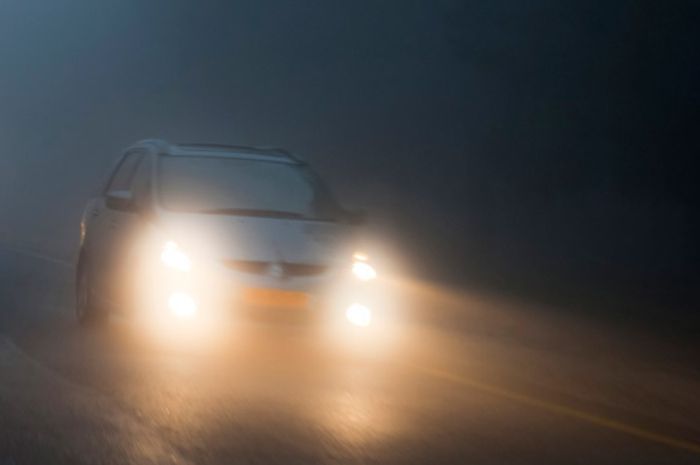 Fogl lamp, lampu dibawah lampu utama di mobil