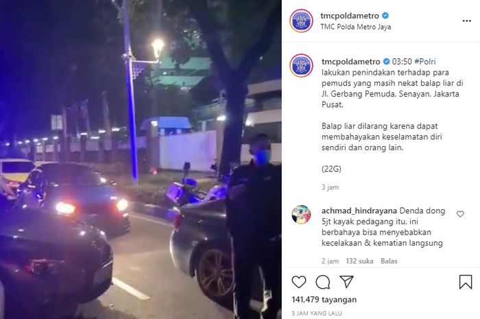 Polisi bubarkan aksi balap liar yang terjadi di Jalan Gerbang Pemuda, Senayan, Jakarta Pusat pada Sabtu (10/07/2021).