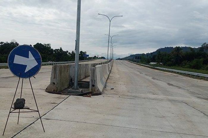 Hati-hati ada sistem buka tutup di Jalan Lintas Nasional Padang-Bukittinggi mulai besok, Senin (12/07/2021).