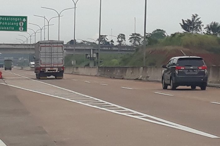 Melaju di jalan tol, ada batas kecepatan maksimumnya (ilustrasi)