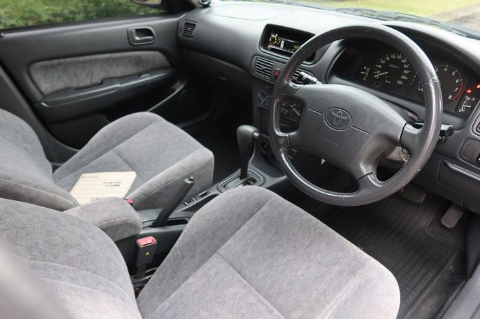 Interior Toyota All New Corolla 1.8 SE.G transmisi matik tahun 1999 
