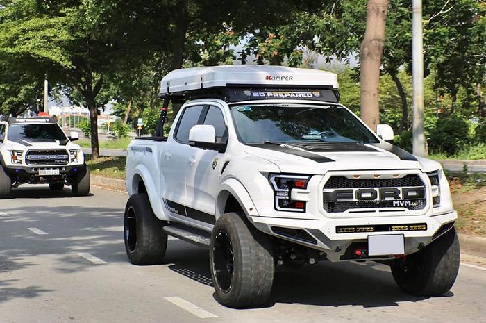 Duet modifikasi Ford Ranger hasil garapan bengkel MVM 4x4, Vietnam