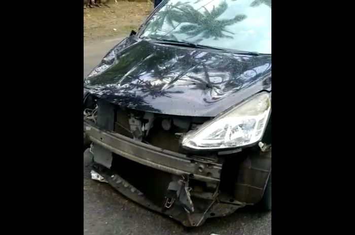 Kondisi Nissan Grand Livina yang Menabrak Toyota Fortuner di Garut, Jawa Barat