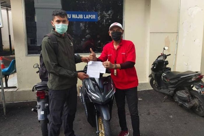 Praka Izroy Gadjah mendapatkan Honda Vario dari netizen