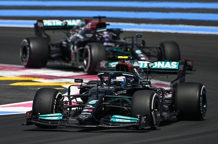 Masih belum jelas siapa yang jadi rekan Lewis Hamilton musim depan