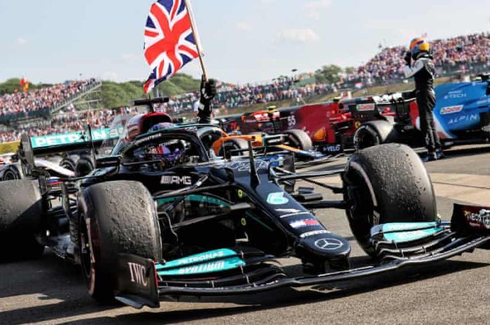 Lewis Hamilton mendapat serangan rasis usai F1 Inggris 2021
