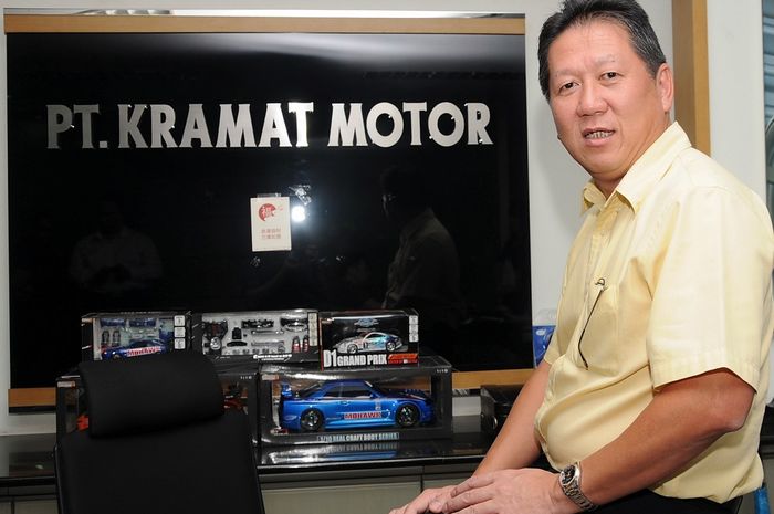 Kisah sukses Ayong Jeo membesarkan nama PT Kramat Motor, bermula dari sebuah kios kecil di Proyek Senen pada tahun 80-an