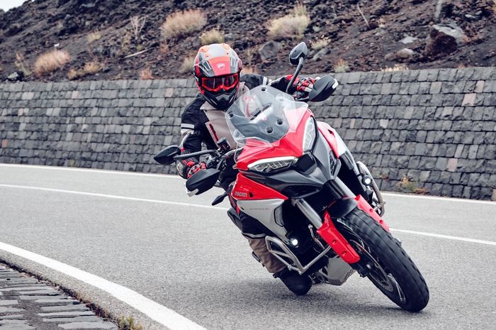 Ducati catatkan pertumbuhan signifikan selama paruh awal 2021, angka pemesanan naik nyaris tiga kali lipat gara-gara Multistrada V4.