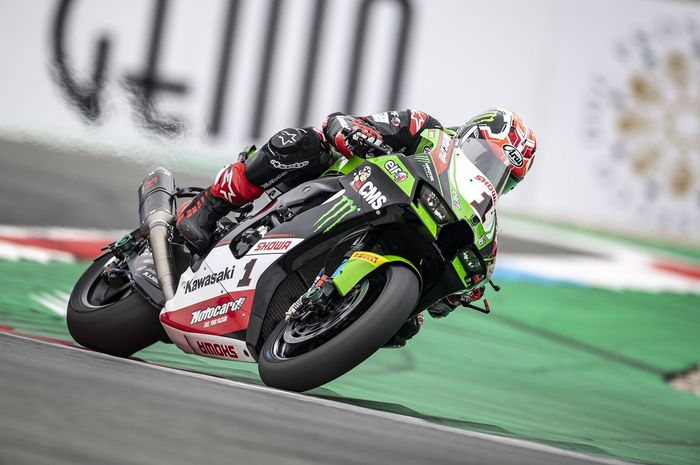 Jonathan Rea mendominasi Superpole Race WorldSBK Belanda 2021, Toprak Razgatlioglu kesandung drama Track Limit di akhir balap.