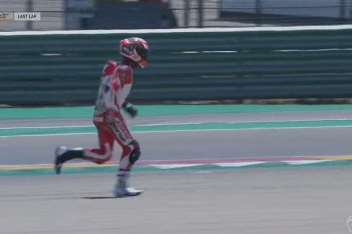 Mario Aji terjatuh pada lap terakhir CEV Moto3 Aragon 2021. 
