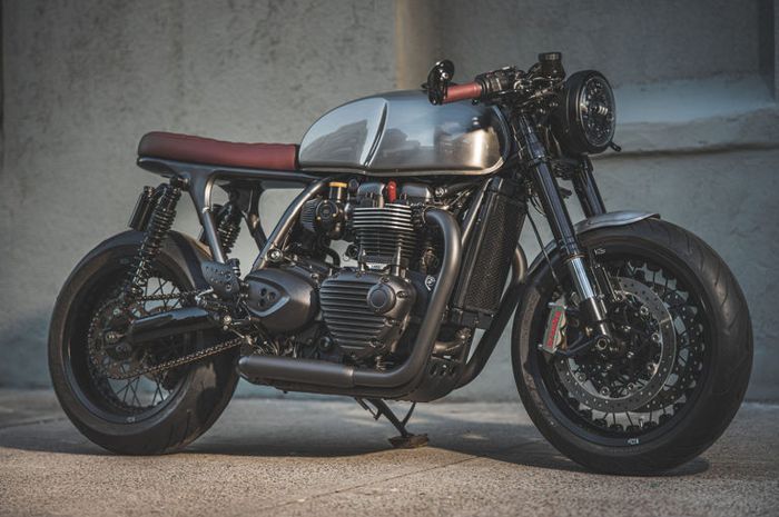 Triumph Thruxton R brat cafe