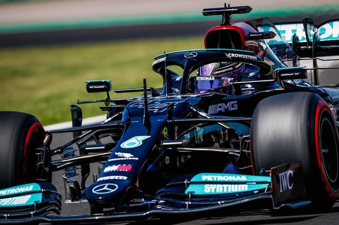 Lewis Hamilton cetak pole position pada kualifikasi F1 Hongaria 2021
