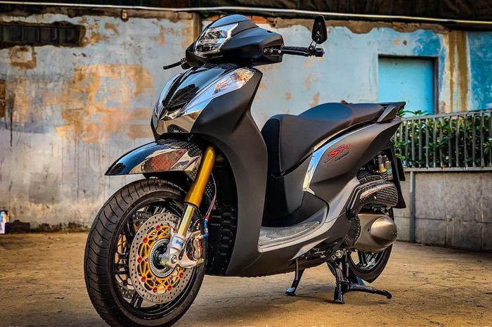 Modifikasi sangar Honda SH300i 