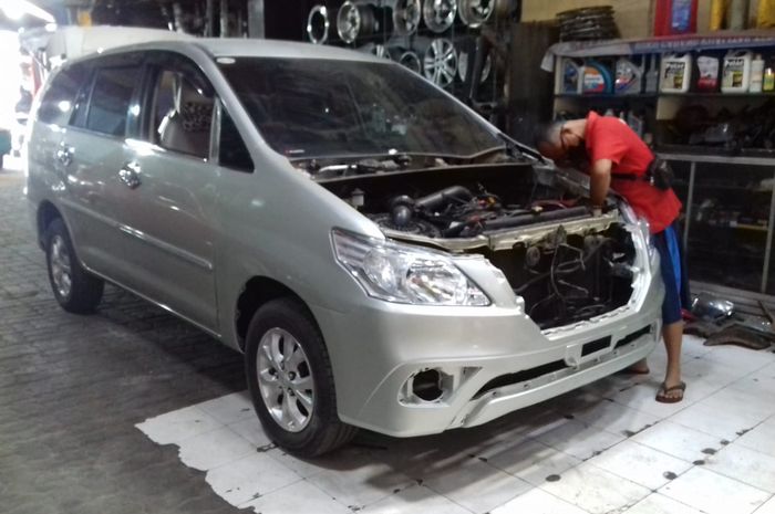 Upgrade body kit Toyota Kijang Innova lawas ke Kijang Innova 2015