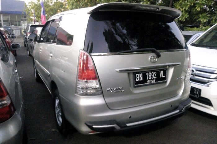 Toyota Kijang Innova diesel tipe G 2010 dilelang JBA