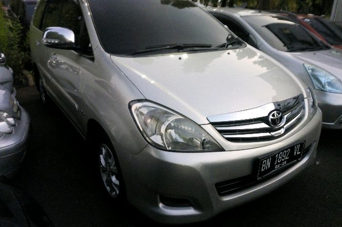 Toyota Kijang Innova diesel tipe G 2010 dilelang JBA