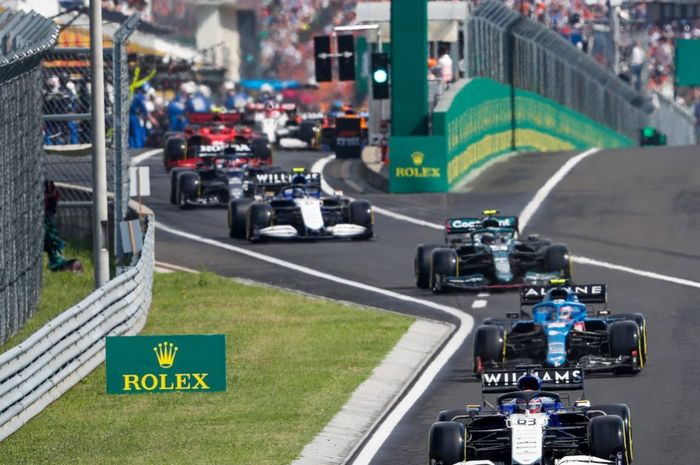 Hampir semua pembalap melakukan start ulang F1 Hongaria 2021 dari pit lane