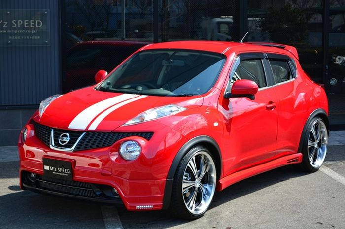 Modifikasi Nissan Juke bernuansa merah putih garapan M'z Speed